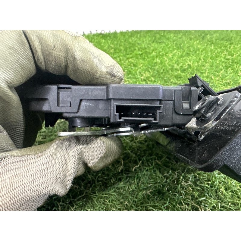 Замок багажника (кузов и элементы) LAND ROVER RANGE ROVER Sport L494 2016 3.0 Diesel LR070126