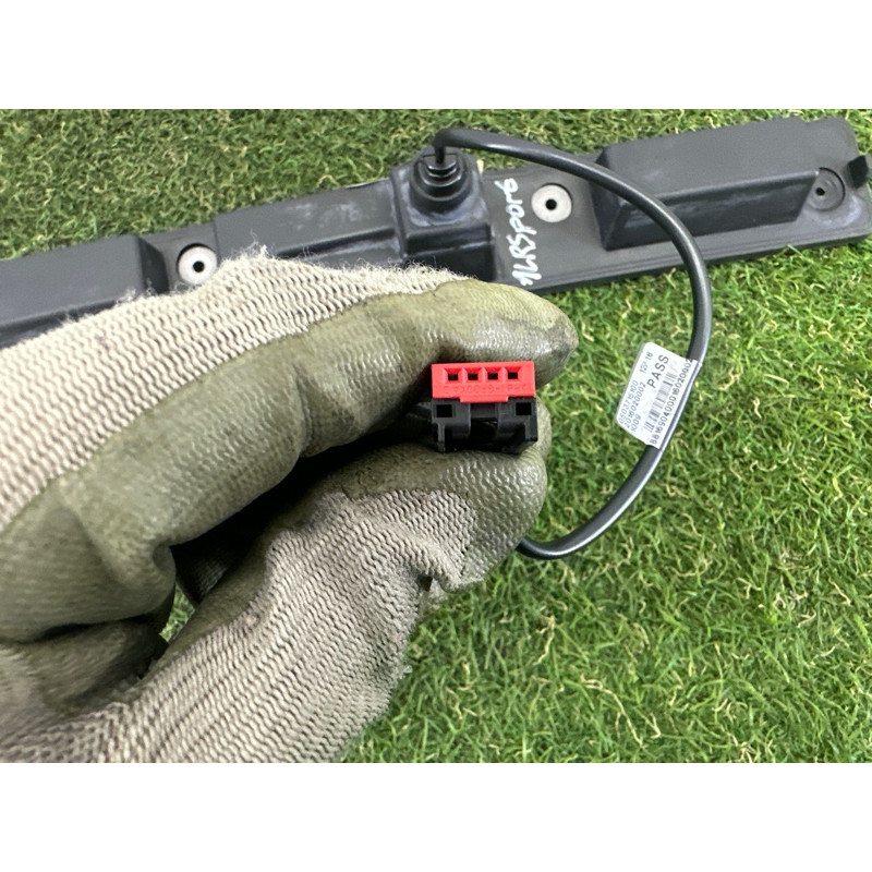 Панель подсветки номера (кузов и элементы) LAND ROVER RANGE ROVER Sport L494 2016 3.0 Diesel LR045165