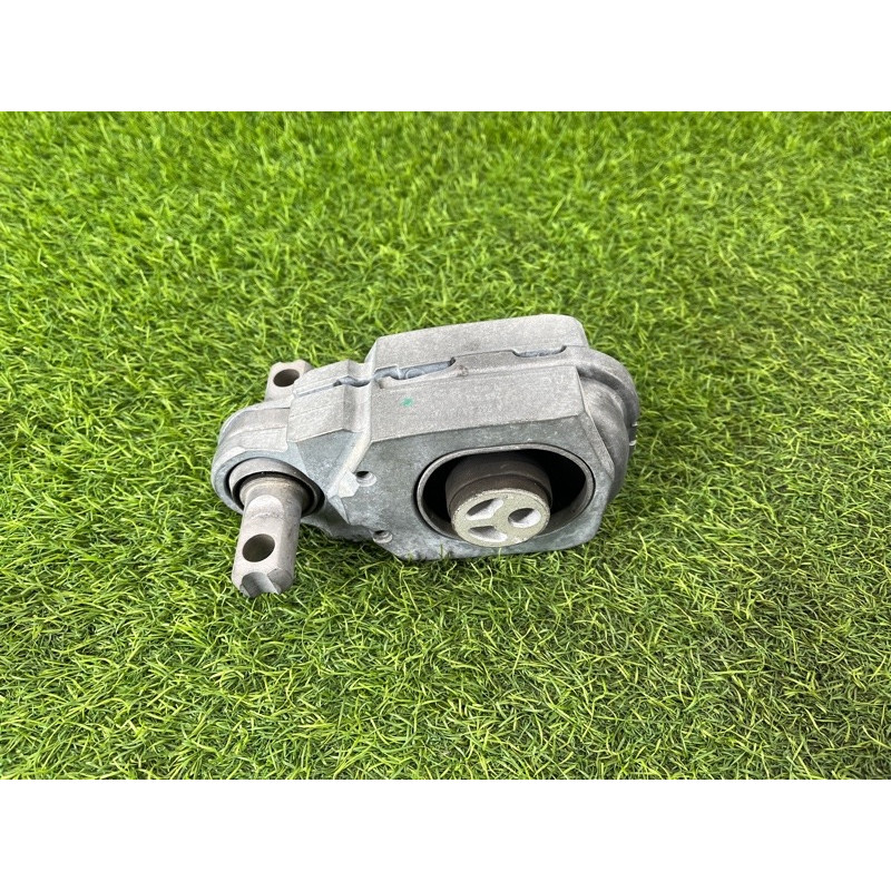 Подушка двигателя (двигатель и элементы) Mercedes-Benz EQB 350 X243 2022 A2432404400