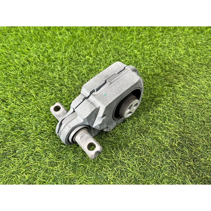 Подушка двигателя (двигатель и элементы) Mercedes-Benz EQB 350 X243 2022 A2432404400