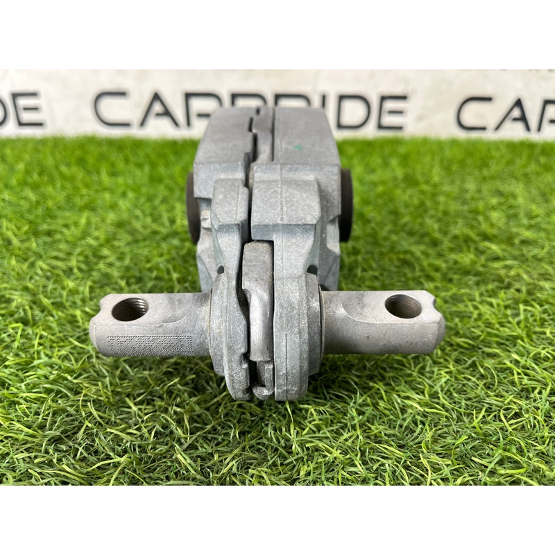 Подушка двигателя (двигатель и элементы) Mercedes-Benz EQB 350 X243 2022 A2432404400