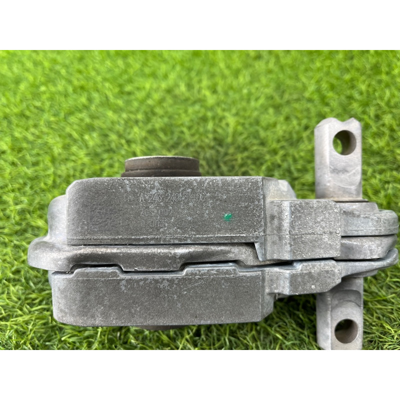 Подушка двигателя (двигатель и элементы) Mercedes-Benz EQB 350 X243 2022 A2432404400