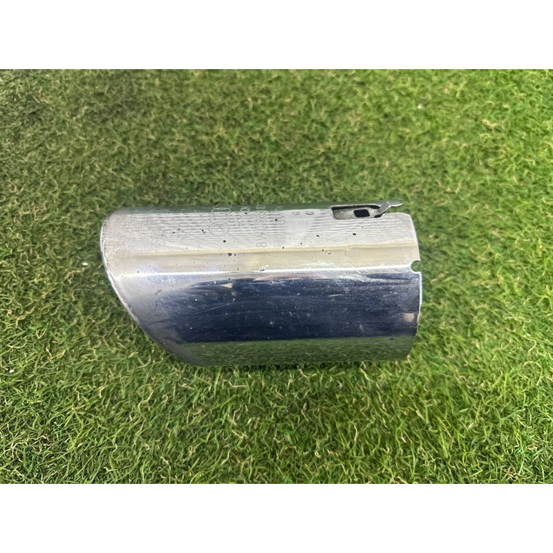 Насадка глушителя (выпускная система) AUDI A4 B9 2017 2.0 TFSI 8W0071762