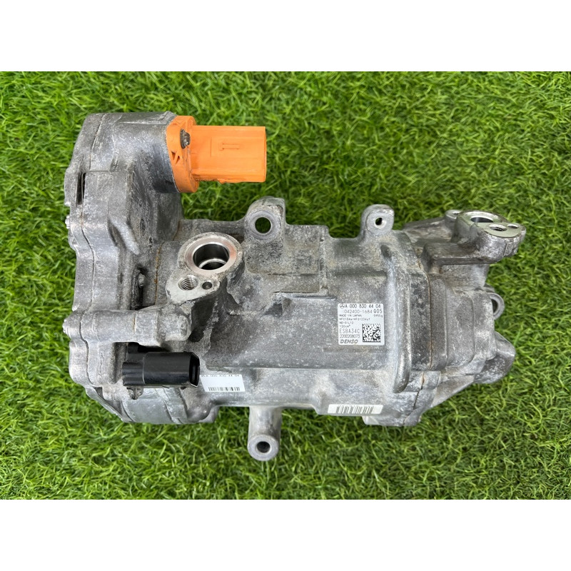 Компрессор кондиционера (отопление и кондиционирование) Mercedes-Benz EQB 350 X243 2022 A0008307804