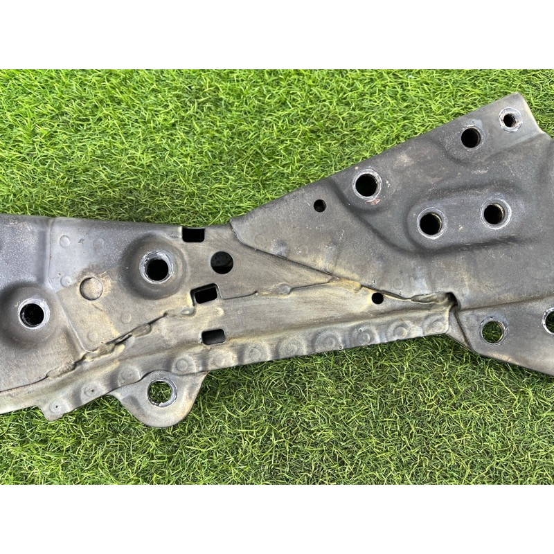 Кронштейн подрамника (подвеска) Mercedes-Benz EQB 350 X243 2022 A2436203900