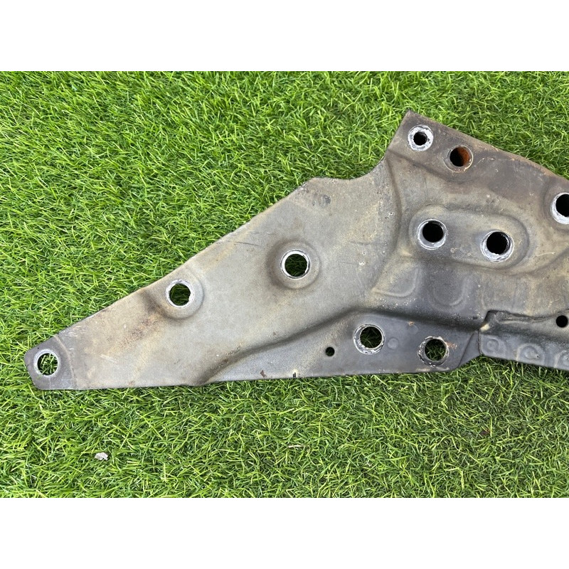 Кронштейн подрамника (подвеска) Mercedes-Benz EQB 350 X243 2022 A2436204000