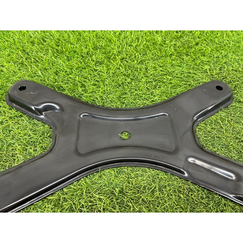 Кронштейн подрамника (подвеска) Mercedes-Benz EQB 350 X243 2022 A2433523300