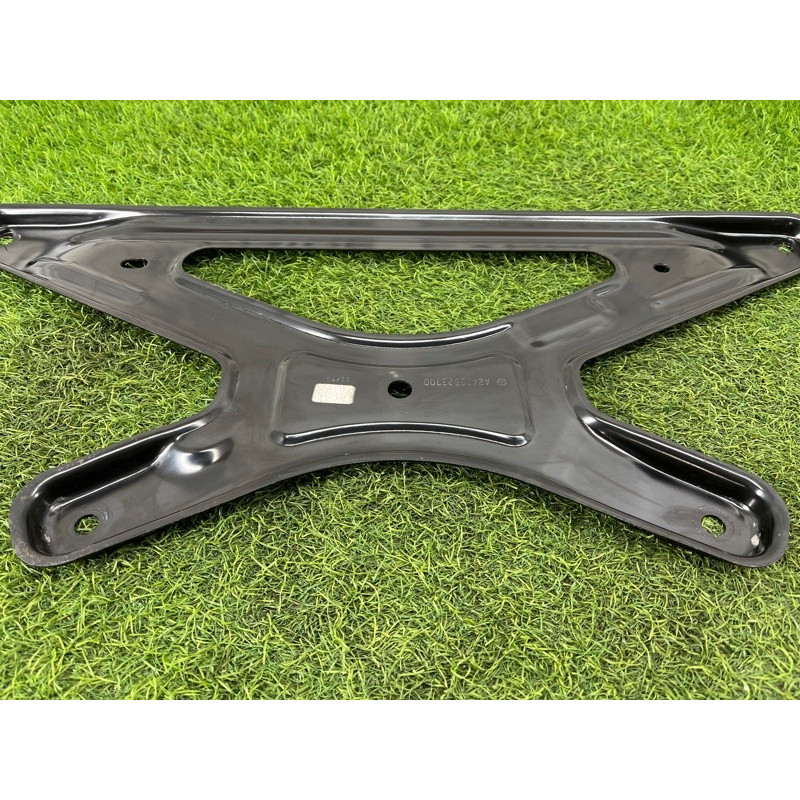 Кронштейн подрамника (подвеска) Mercedes-Benz EQB 350 X243 2022 A2433523300