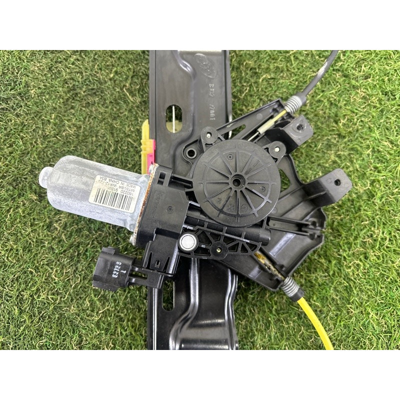 Механізм склопідйомника з мотором (кузов и элементы) LAND ROVER Range Rover Evoque L538 2016 2.0 LR068000