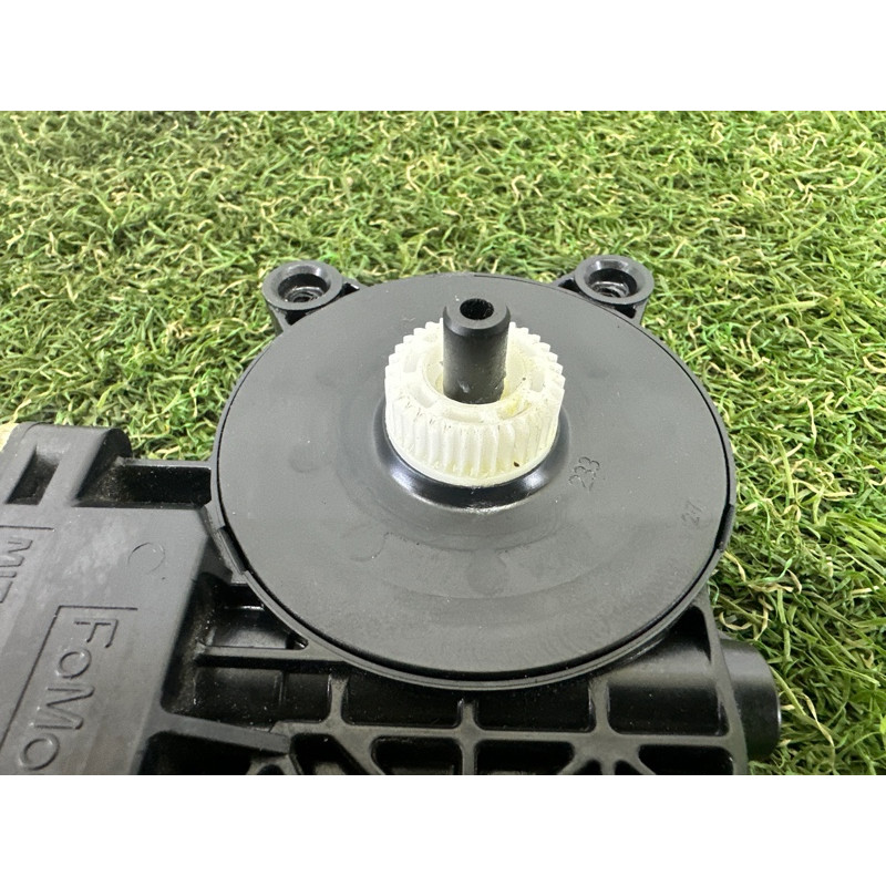 Мотор стеклоподъемника (электрика) LAND ROVER Range Rover Evoque L538 2016 2.0 LR031660