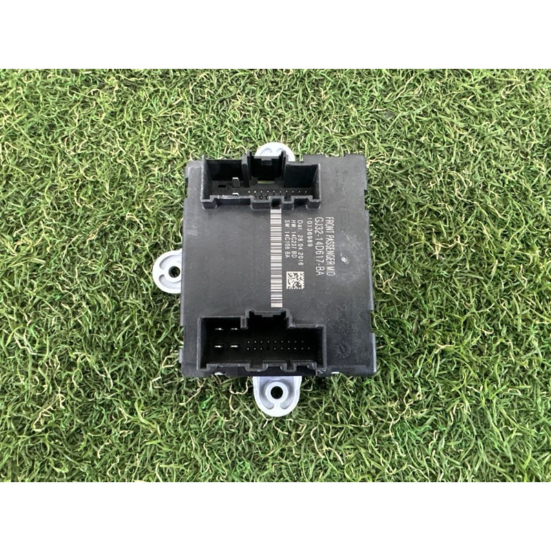 Блок управления дверьми (электрика / блоки управления) LAND ROVER Range Rover Evoque L538 2016 2.0 LR092136