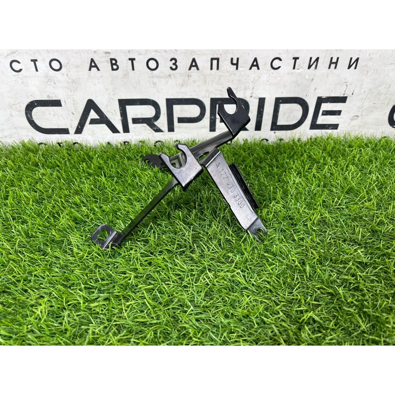 Кронштейн блока ABS (тормозная система) Mercedes-Benz EQB 350 X243 2022 A1774303300