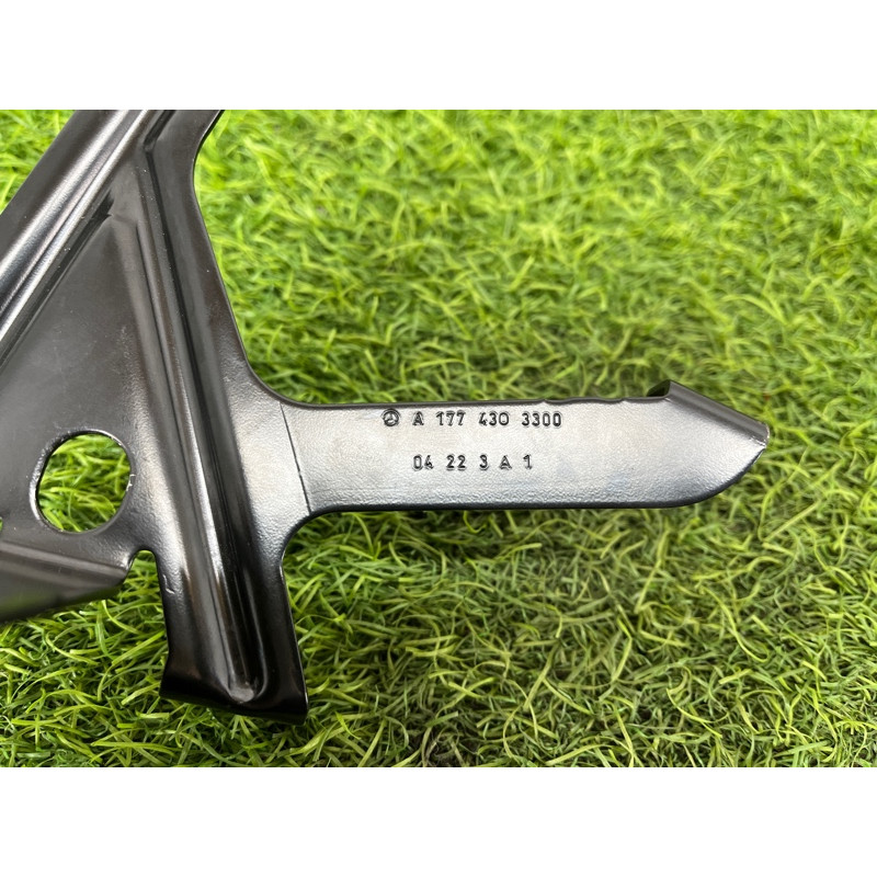 Кронштейн блока ABS (тормозная система) Mercedes-Benz EQB 350 X243 2022 A1774303300