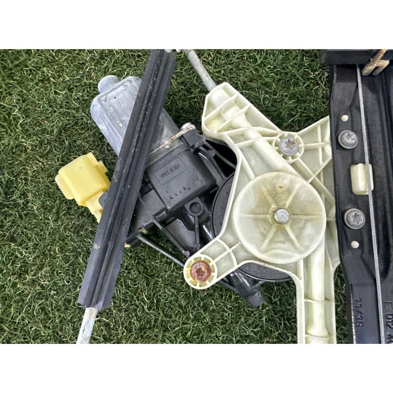 Механизм стеклоподъемника с мотором (кузов и элементы) LAND ROVER Range Rover L405 2016 5.0 LR078165