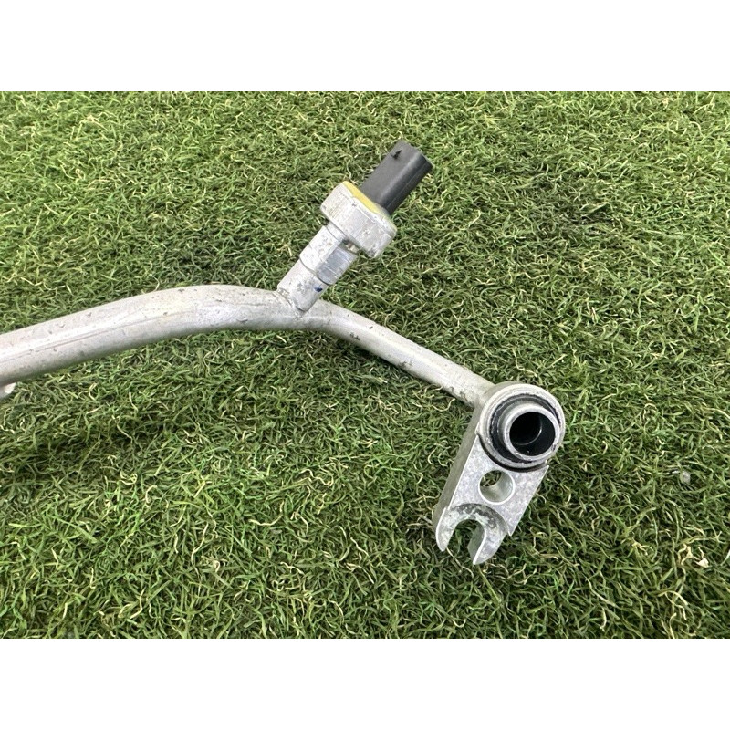 Трубка кондиционера (отопление и кондиционирование) Jeep Grand Cherokee WK2 2018 3.6 68161177AB