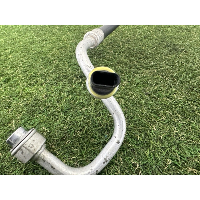 Трубка кондиционера (отопление и кондиционирование) Jeep Grand Cherokee WK2 2018 3.6 68161177AB