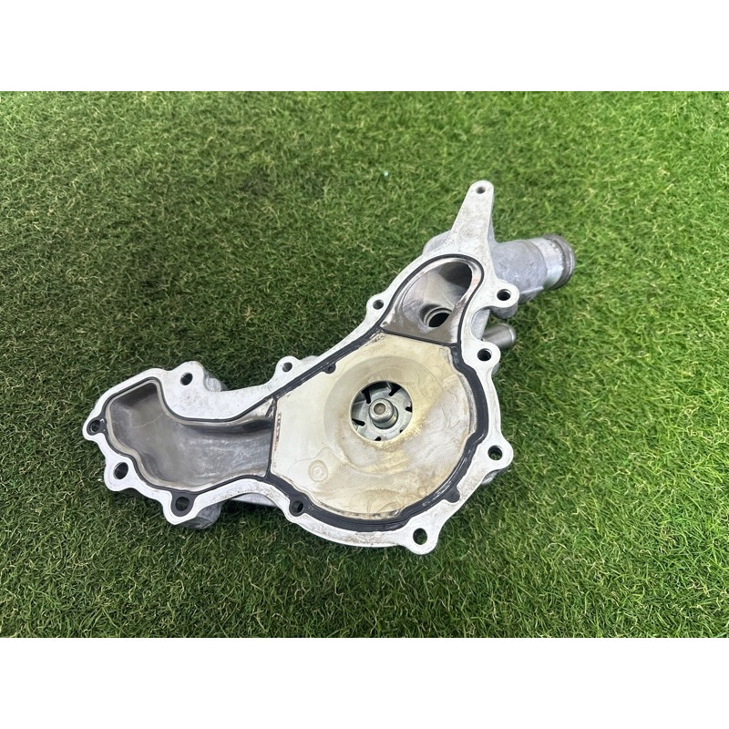 Помпа (система охлаждения) Jeep Grand Cherokee WK2 2018 3.6 68311108AA