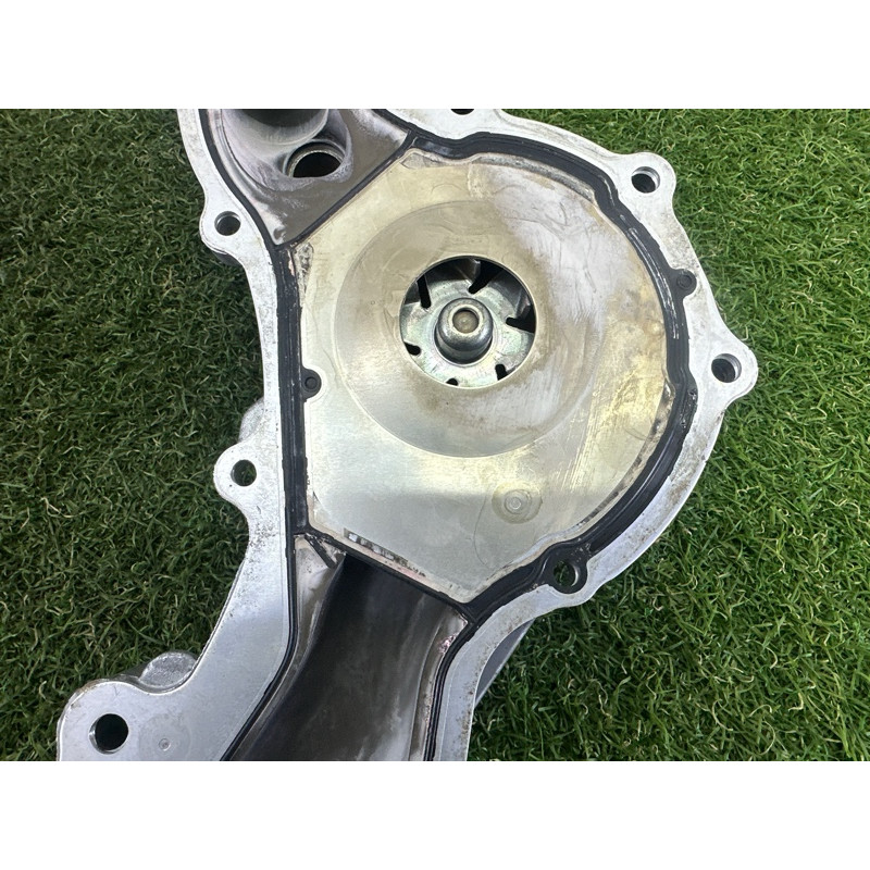 Помпа (система охлаждения) Jeep Grand Cherokee WK2 2018 3.6 68311108AA