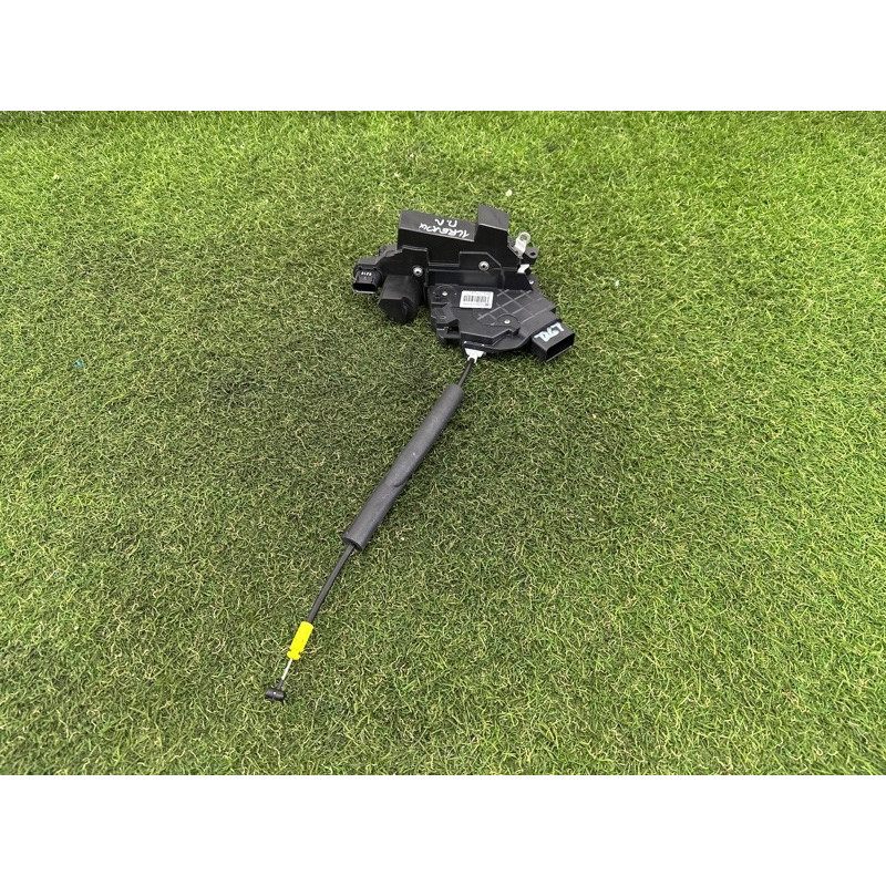 Замок дверей (кузов и элементы) LAND ROVER Range Rover Evoque L538 2016 2.0 LR074984