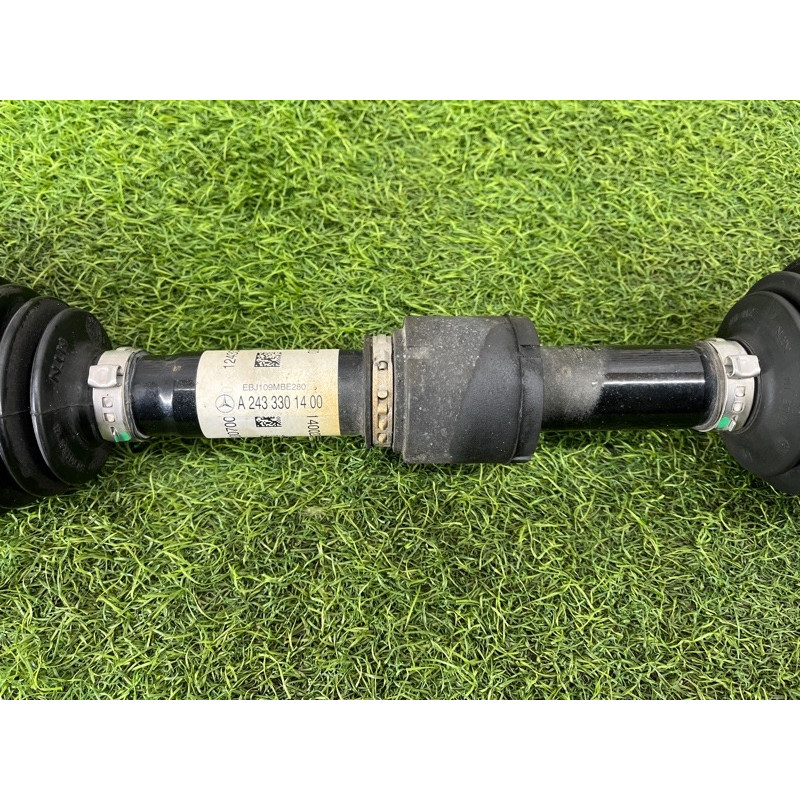 Привод (трансмиссия) Mercedes-Benz EQB 350 X243 2022 A2433301500