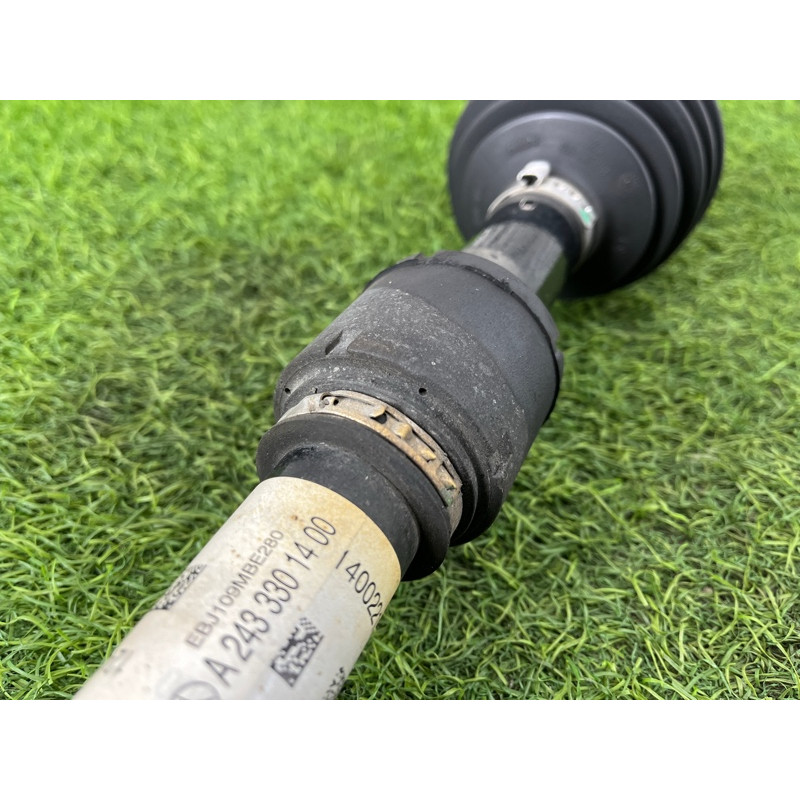 Привод (трансмиссия) Mercedes-Benz EQB 350 X243 2022 A2433301500