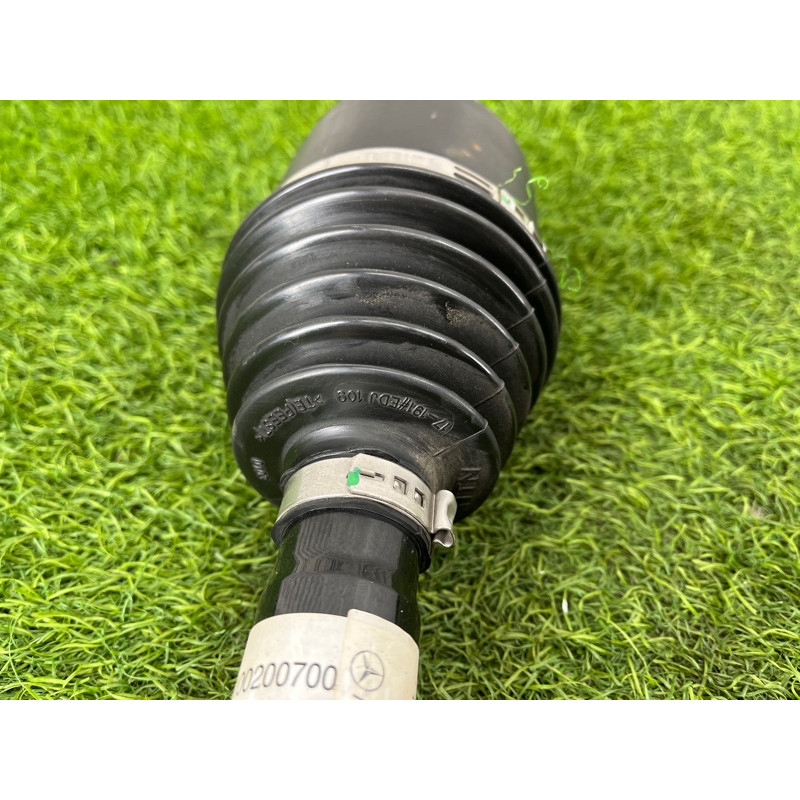 Привод (трансмиссия) Mercedes-Benz EQB 350 X243 2022 A2433301500