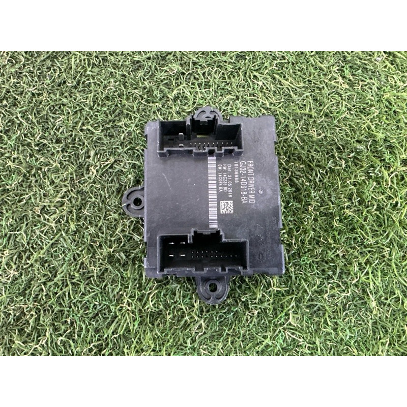 Блок управления дверьми (электрика / блоки управления) LAND ROVER Range Rover L405 2016 5.0 LR092132