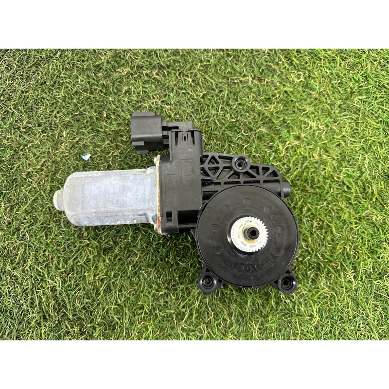 Мотор стеклоподъемника (электрика) LAND ROVER Range Rover Evoque L538 2016 2.0 LR031661