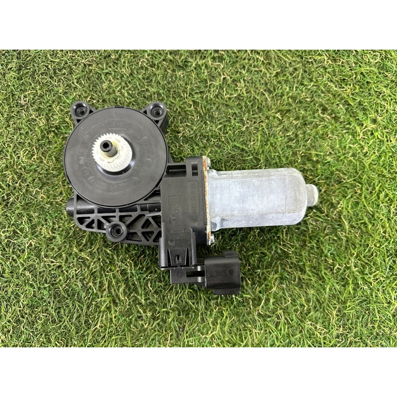 Мотор стеклоподъемника (электрика) LAND ROVER Range Rover Evoque L538 2016 2.0 LR031661