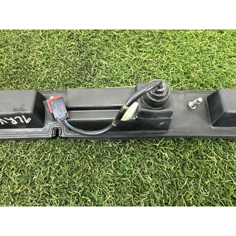 Панель подсветки номера (кузов и элементы) LAND ROVER Range Rover L405 2016 5.0 LR048312