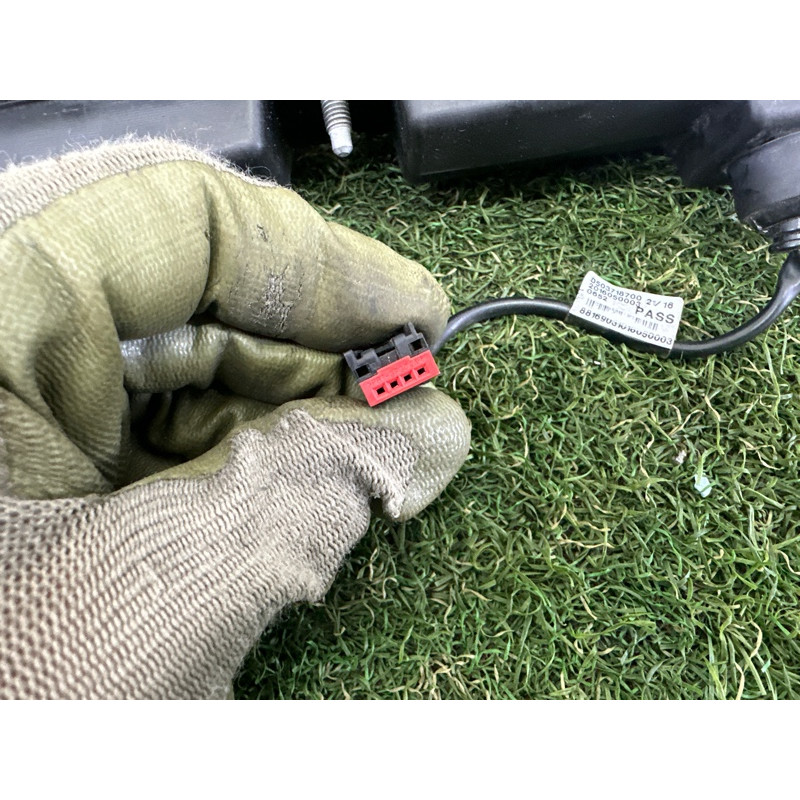 Панель подсветки номера (кузов и элементы) LAND ROVER Range Rover L405 2016 5.0 LR048312