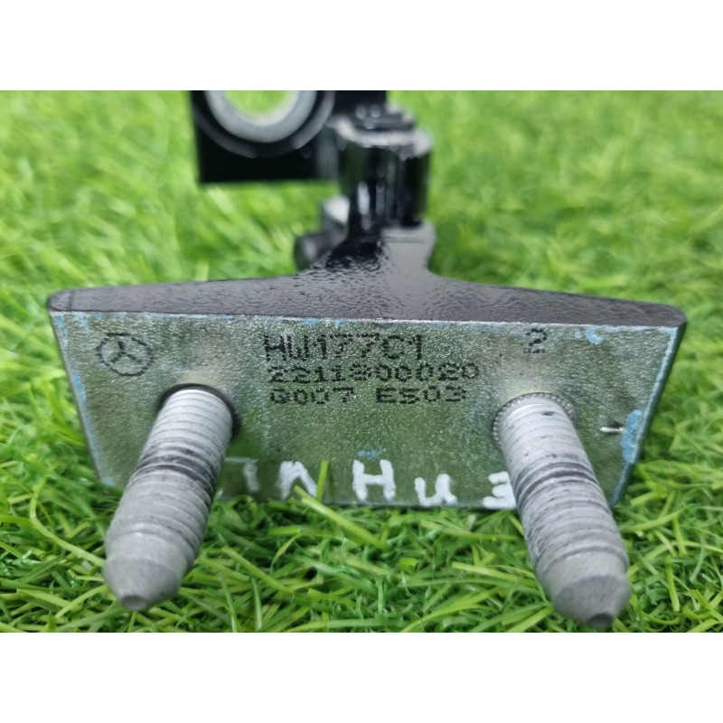 Петля двери (кузов и элементы) Mercedes-Benz EQB 350 X243 2022 A1777209505