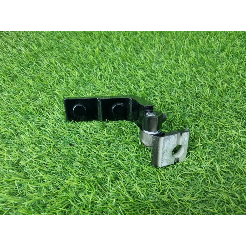 Петля двери (кузов и элементы) Mercedes-Benz EQB 350 X243 2022 A1777302602