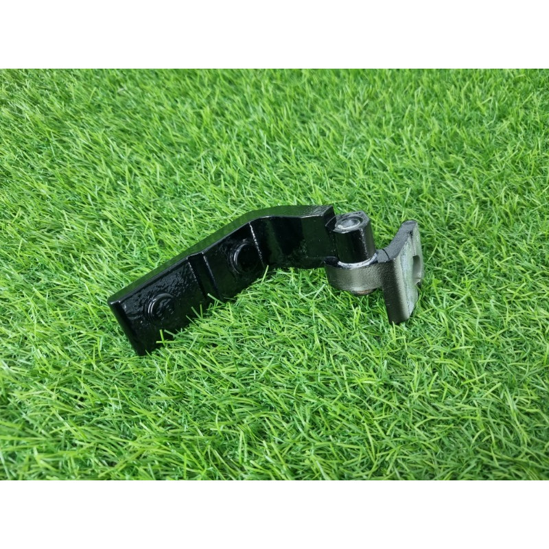 Петля двери (кузов и элементы) Mercedes-Benz EQB 350 X243 2022 A1777302602