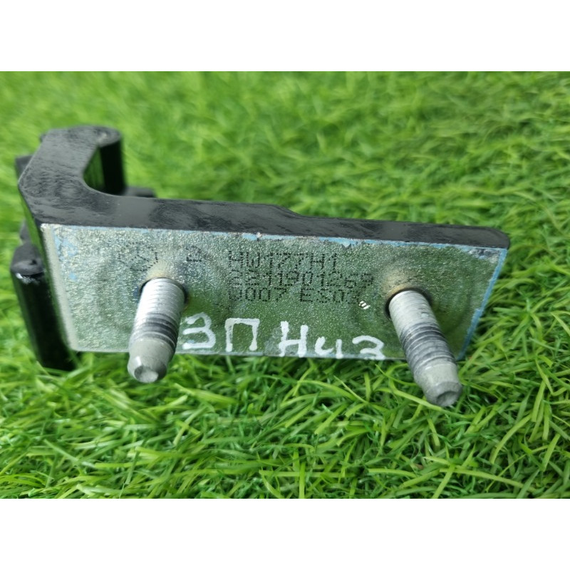 Петля двери (кузов и элементы) Mercedes-Benz EQB 350 X243 2022 A1777302602