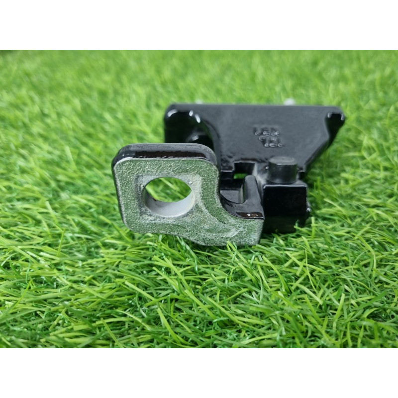 Петля двери (кузов и элементы) Mercedes-Benz EQB 350 X243 2022 A1777302302