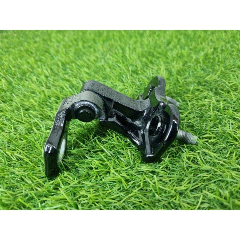 Петля двери (кузов и элементы) Mercedes-Benz EQB 350 X243 2022 A1777302302