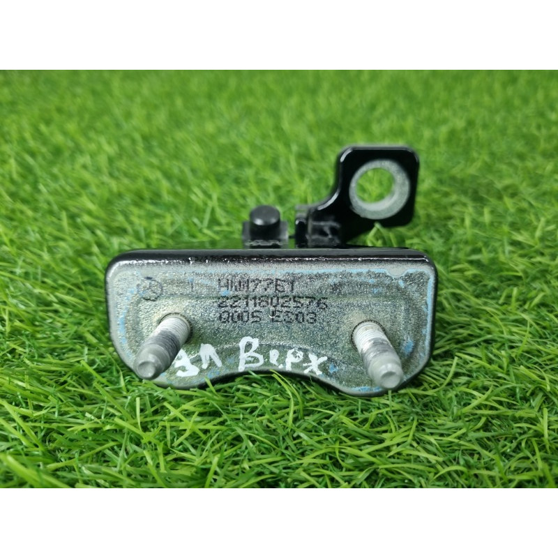 Петля двери (кузов и элементы) Mercedes-Benz EQB 350 X243 2022 A1777302302