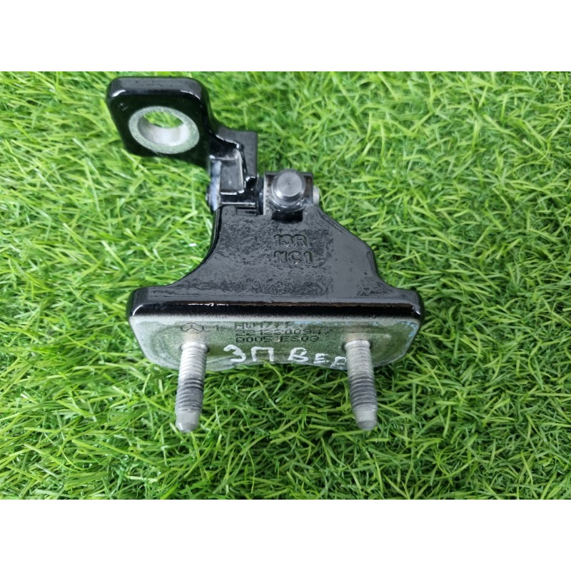 Петля двери (кузов и элементы) Mercedes-Benz EQB 350 X243 2022 A1777302402