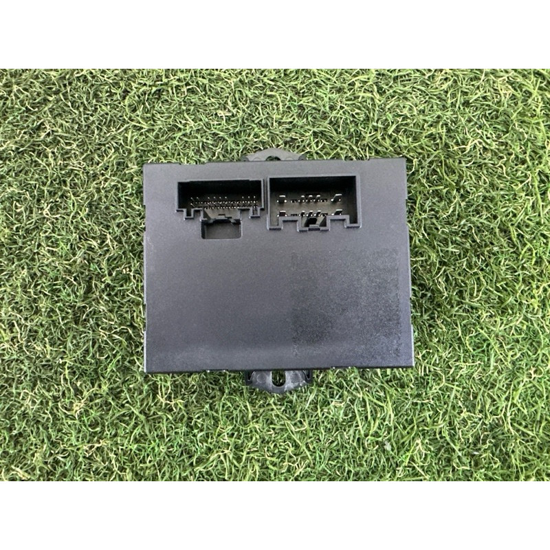 Блок управления крышки багажника (электрика / блоки управления) LAND ROVER Range Rover Evoque L538 2016 2.0 LR069233