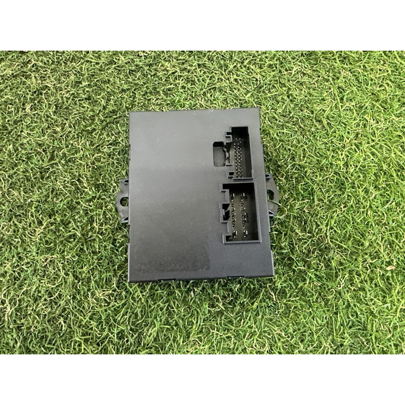 Блок управления крышки багажника (электрика / блоки управления) LAND ROVER Range Rover Evoque L538 2016 2.0 LR069233