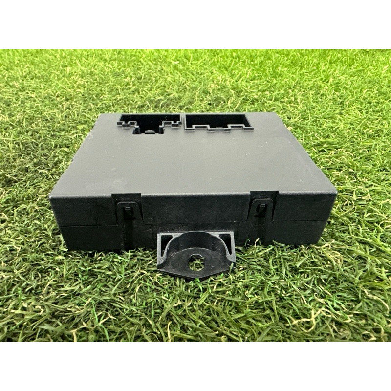 Блок управления крышки багажника (электрика / блоки управления) LAND ROVER Range Rover Evoque L538 2016 2.0 LR069233