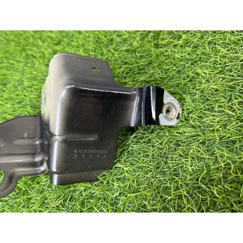 Крепление крыла (кузов и элементы) Mercedes-Benz EQB 350 X243 2022 A2438809000