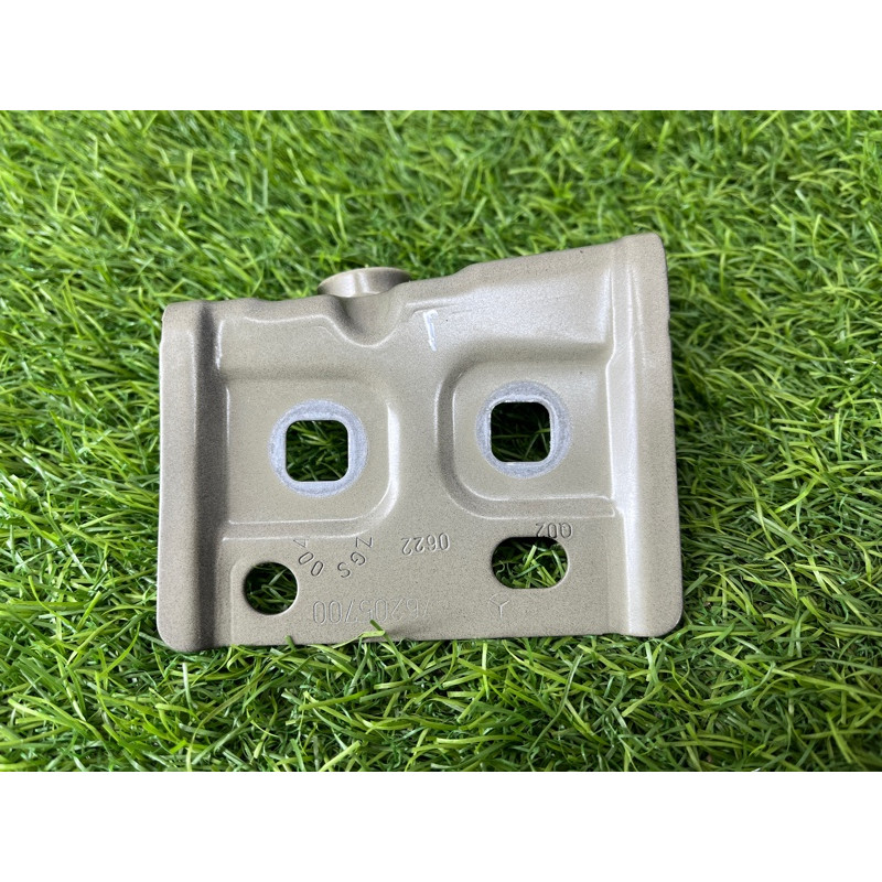 Крепление крыла (кузов и элементы) Mercedes-Benz EQB 350 X243 2022 A2476205700