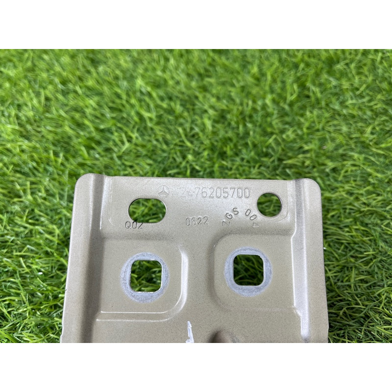 Крепление крыла (кузов и элементы) Mercedes-Benz EQB 350 X243 2022 A2476205700