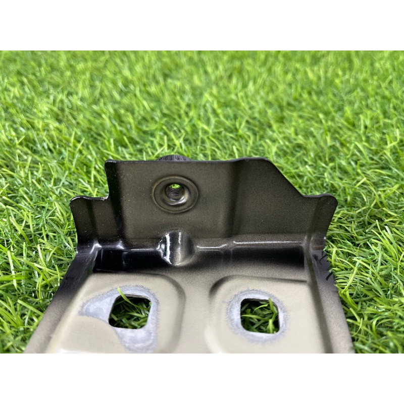 Крепление крыла (кузов и элементы) Mercedes-Benz EQB 350 X243 2022 A2476205800