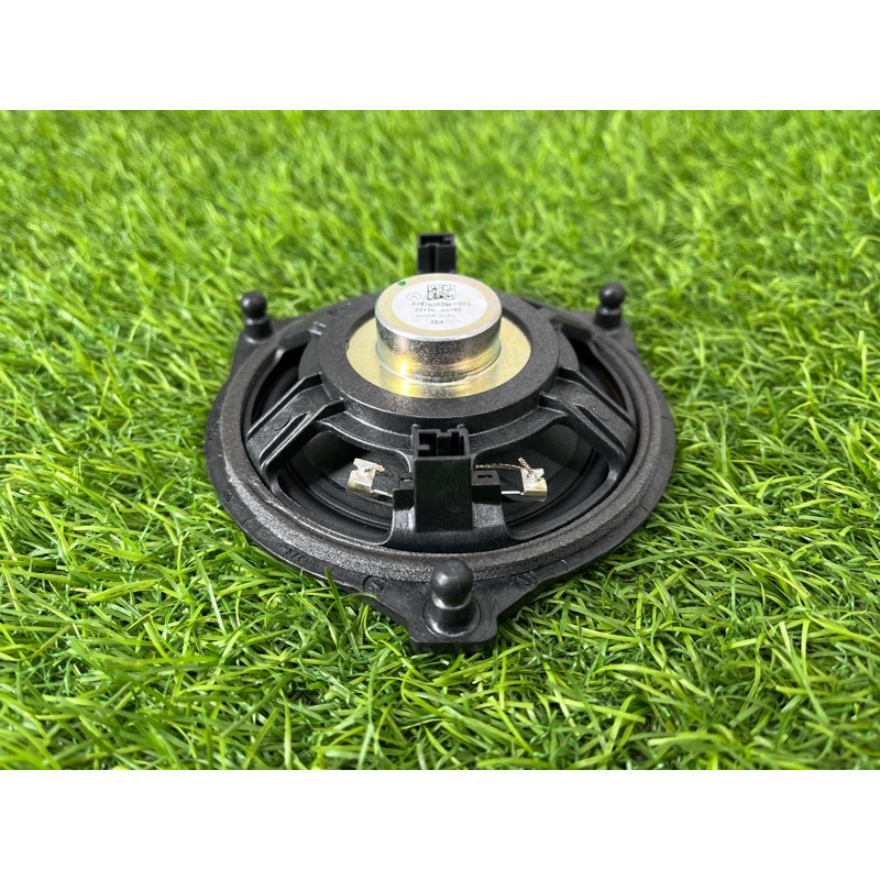 Центральный динамик в торпеду (электрика) Mercedes-Benz EQB 350 X243 2022 A2478202901