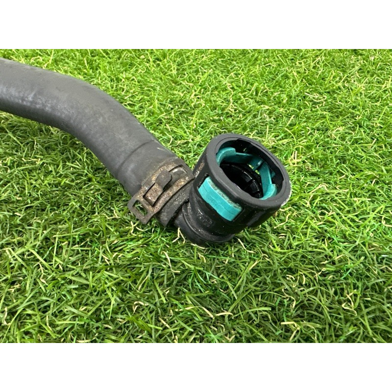 Патрубок (система охлаждения) LAND ROVER Range Rover L405 2016 5.0 LR034637