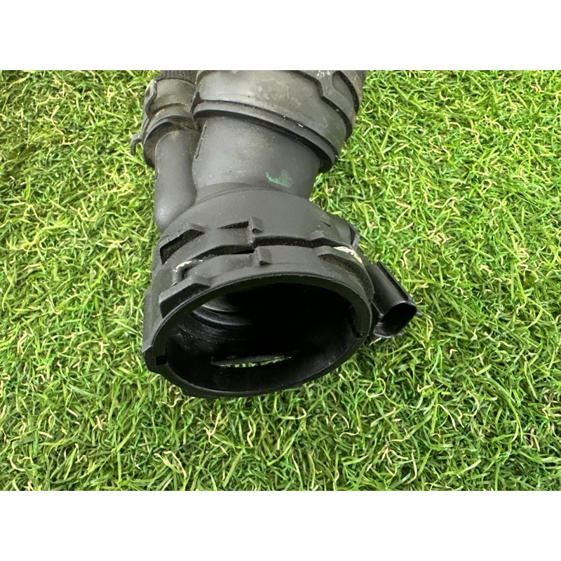 Патрубок (система охлаждения) LAND ROVER Range Rover L405 2016 5.0 LR042893