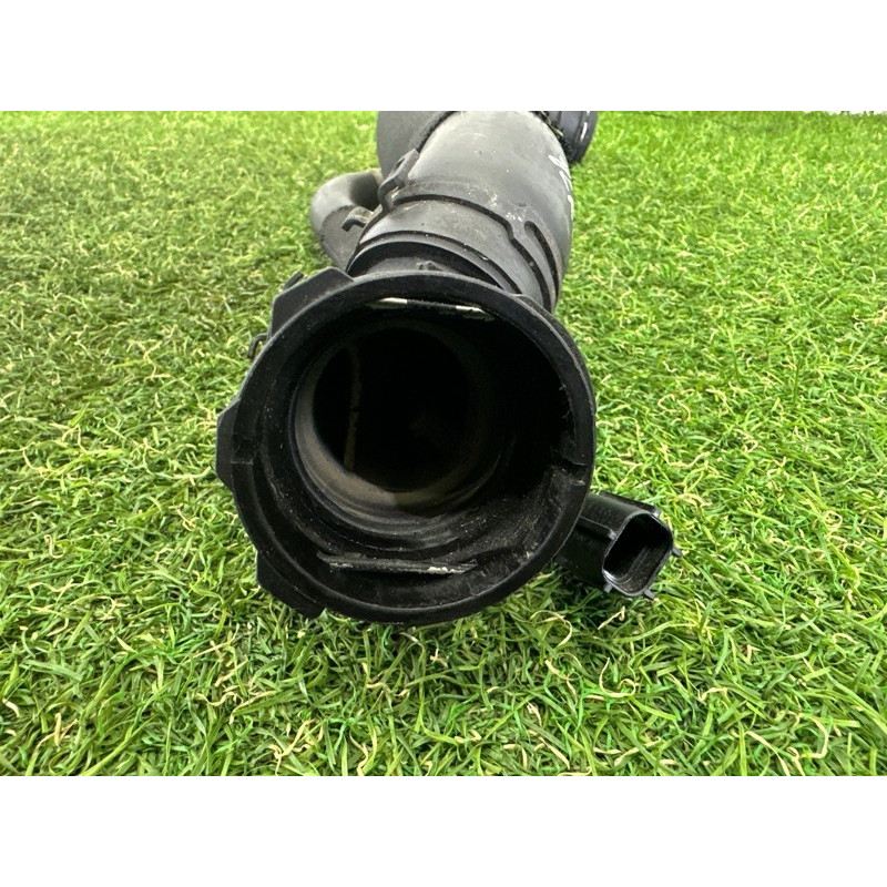 Патрубок (система охлаждения) LAND ROVER Range Rover L405 2016 5.0 LR042893